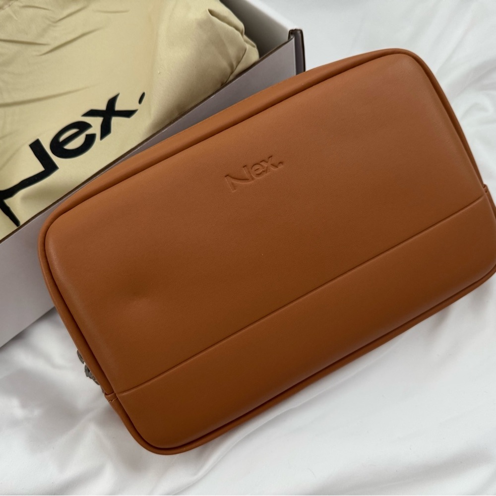 Nex Voyager Crossbody - Picture 2 of 9